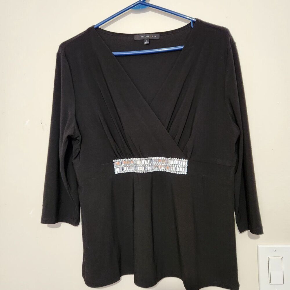 Atelier Blouse Size Large Black Color Stretch Vneck